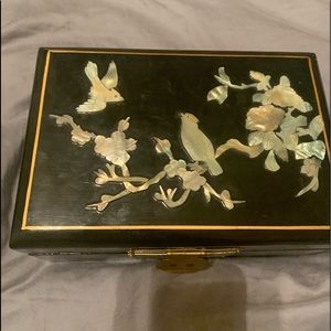 Jewelry box